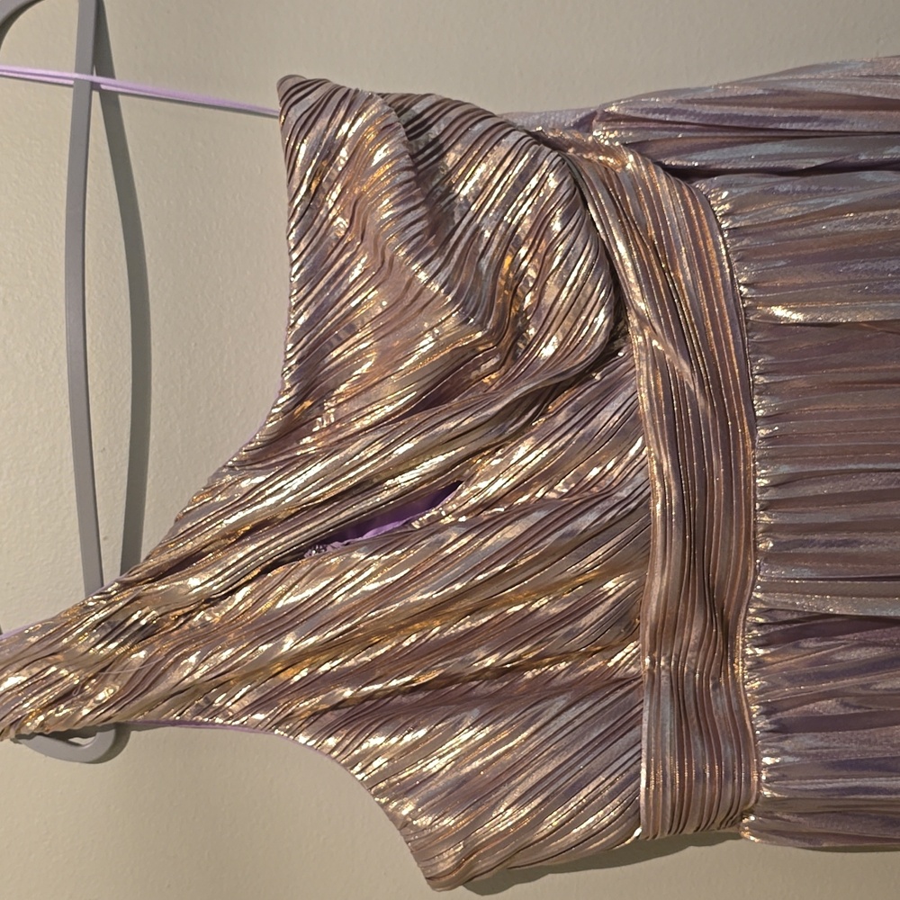 One-Shoulder Metallic Gown - Picture 2 of 4